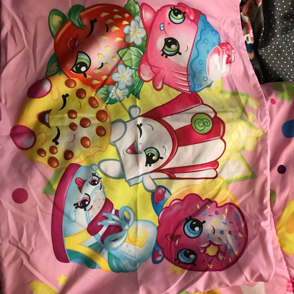 Used Twin Shopkins bed set